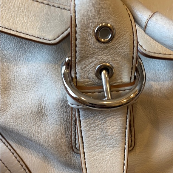 Vintage Coach Leather Handbag in cream - Picture 2 of 5